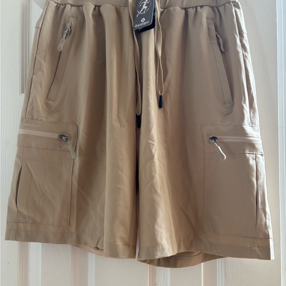 Ksmien NWT 9” length Women’s Hiking Cargo Shorts with Zipper Pockets
